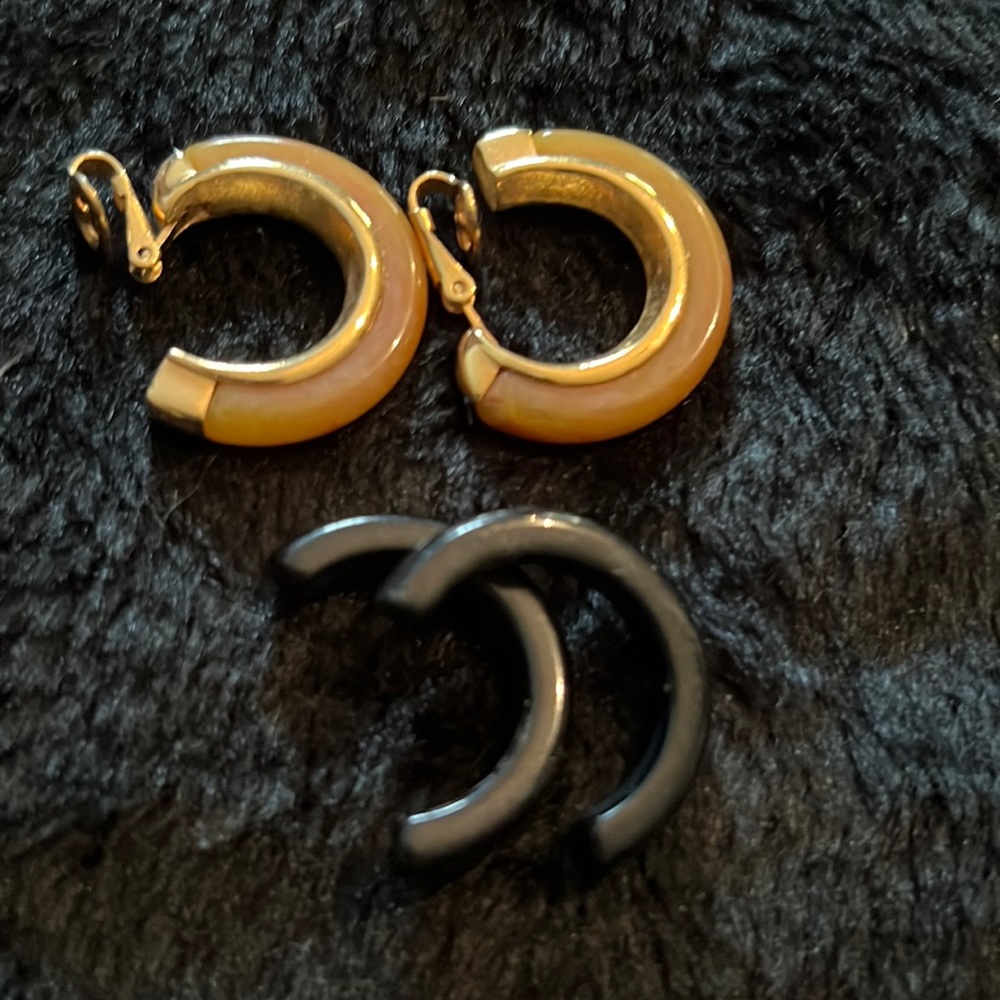 Trifari  Interchangeable earrings